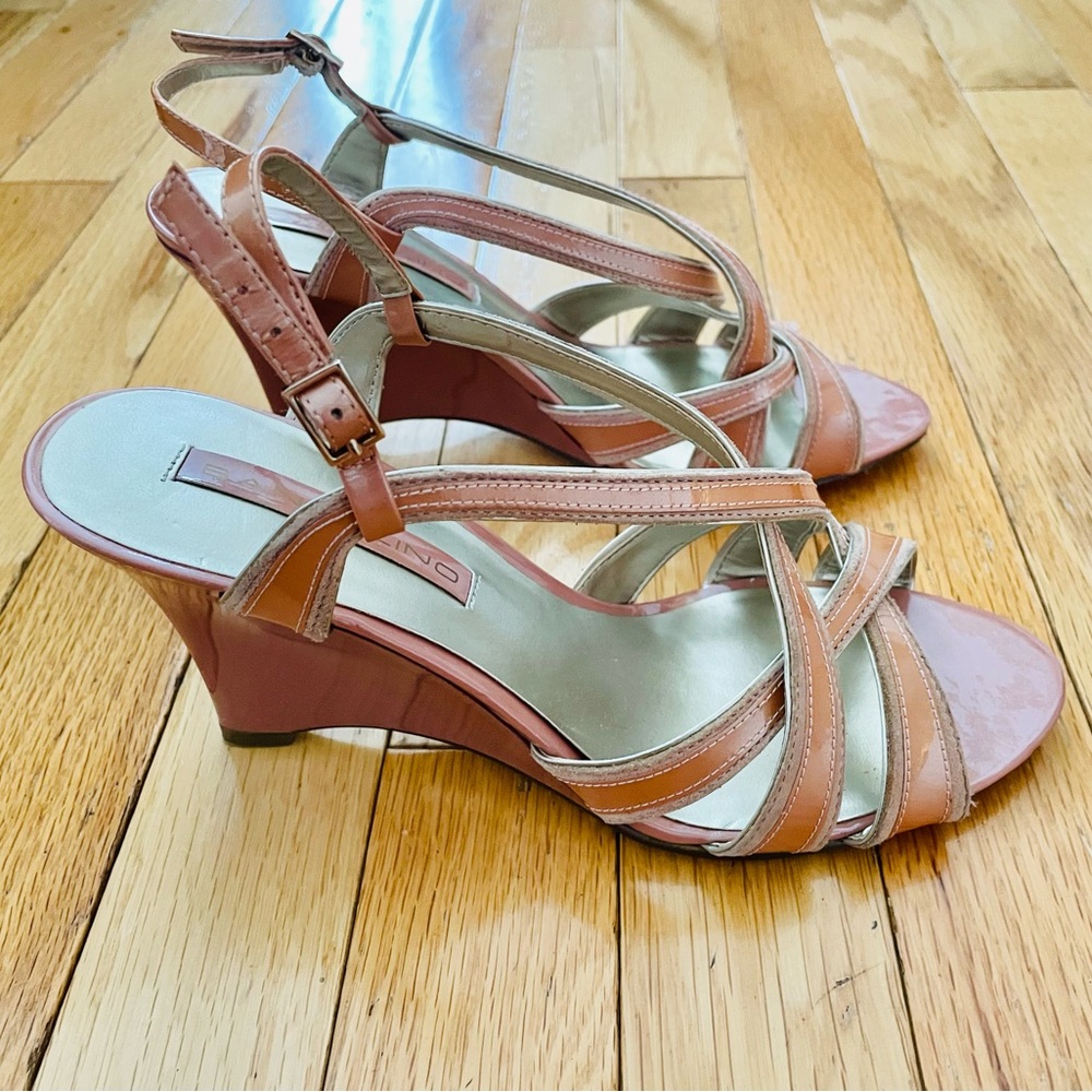 Bandolino Pink/Salmon Multi Patent Strappy Wedge Sandals Sz 7 - Picture 1 of 7